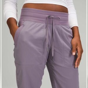 Lululemon Athletica dance studio Light Purple Joggers
